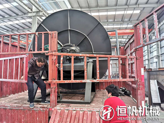 “比翼雙飛”恒帆機(jī)械有機(jī)肥圓盤(pán)造粒機(jī)設(shè)備發(fā)往大連與山西(圖1) 大連圓盤(pán)造粒機(jī)